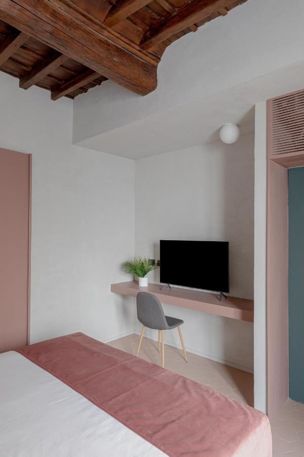Design With Private Pool In Campo Dei Fiori Appartamento